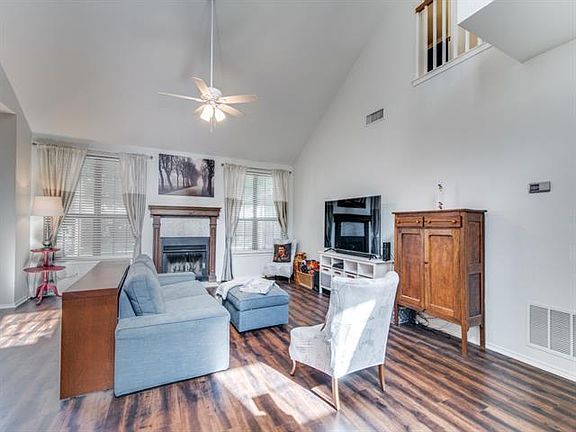 2nd image of 2308 Roanoke Cir