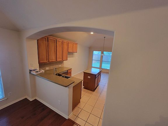 4th image of 510 Kirby Dr
