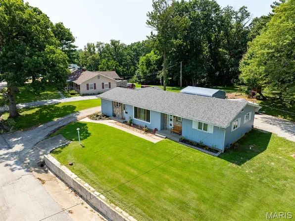 16 Fair Oaks Dr, Hannibal, MO 63401