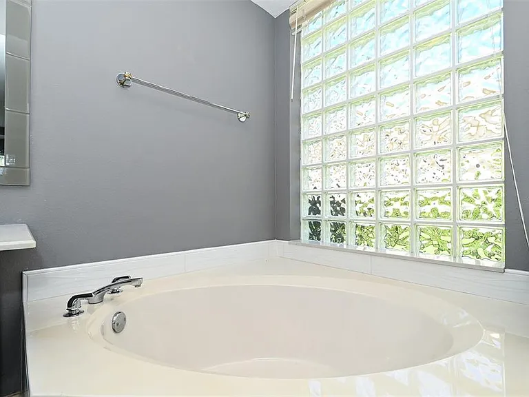 7131 Kensington Ct — Photo 28