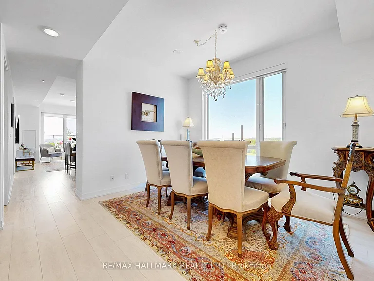 8 Beverley Glen Blvd #1101 — Photo 3