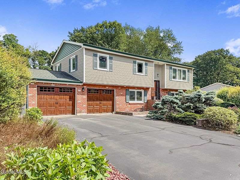 2nd image of 6 Westchester Drive