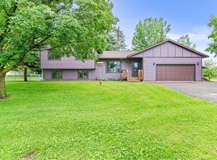 29219 Morningside Ct, Lindstrom, MN 55045