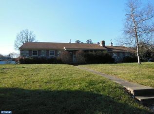 474 County Line Rd, Huntingdon Valley, PA 19006