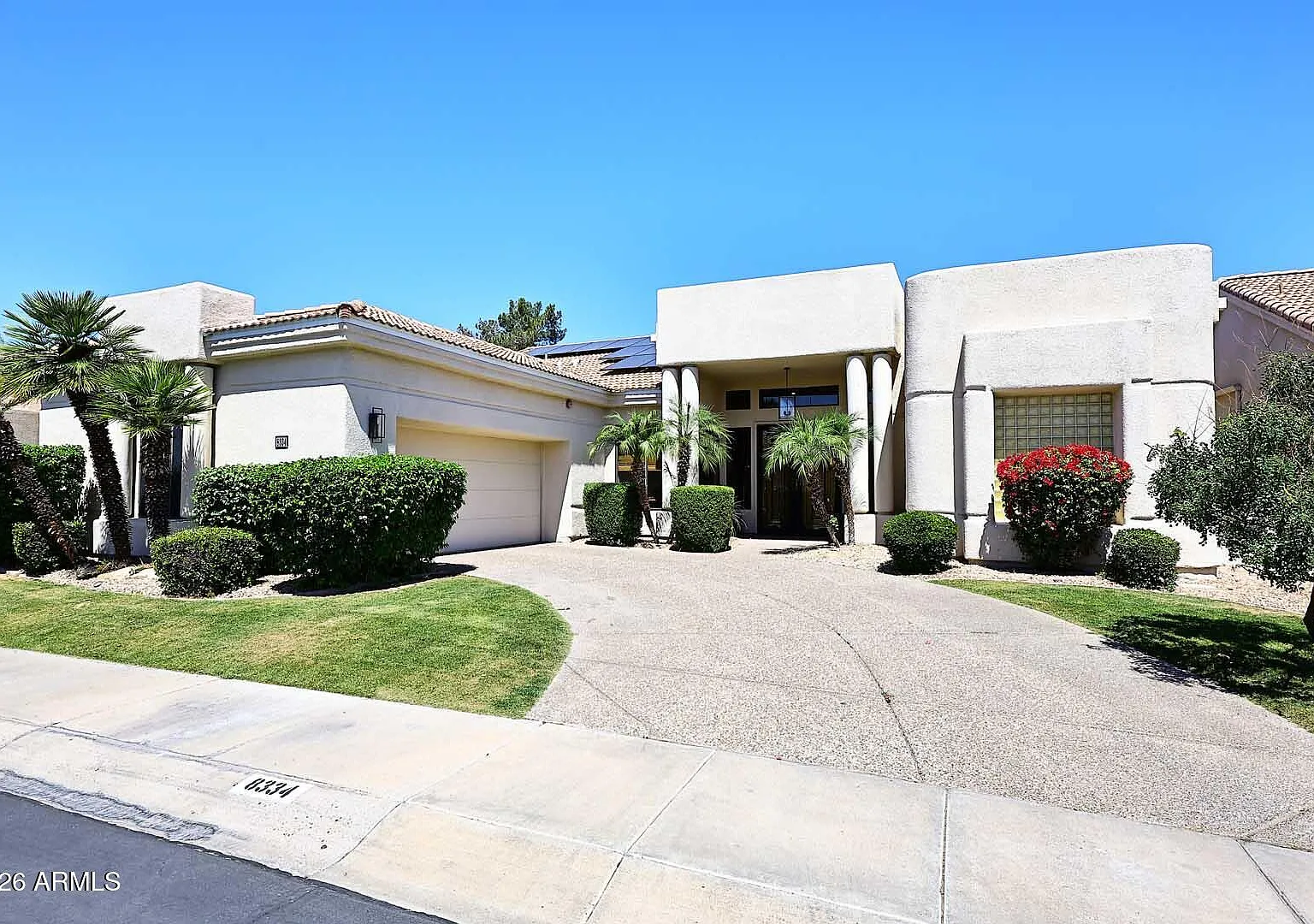 3 bed, 2.5 bath, 2768 sqft, $5,500 — Photo 2