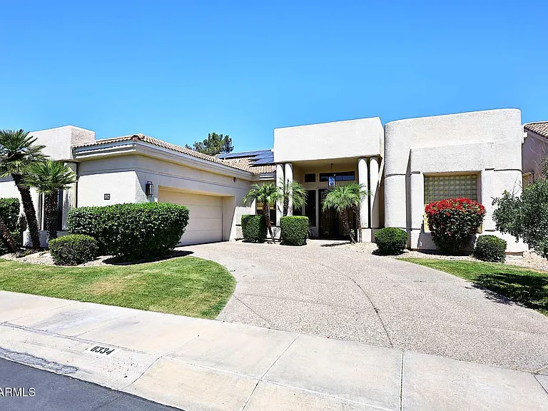 8334 E Jenan Dr — Photo 2