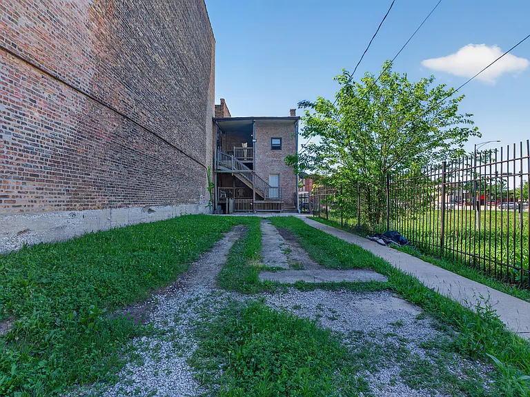 3354 W Jackson Blvd #2 — Photo 16