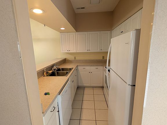 3rd image of 100 Scotch Broom Dr. #101