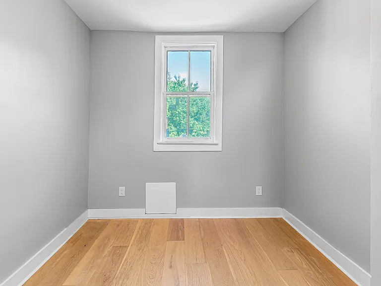 81 James St #5 — Photo 7