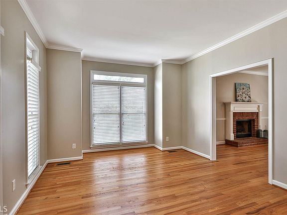 4th image of 205 Stoneacre Ct