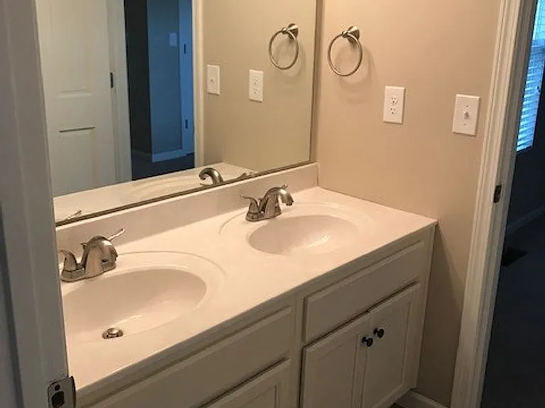 Eagle View Luxury Apartments — Photo 194