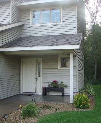 2nd image of 514 2nd St SE