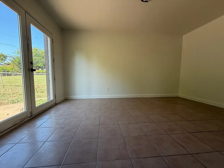 626 Edgedale Dr — Photo 23