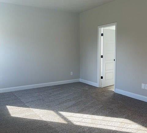 5th image of 340 Fox Haven Drive
