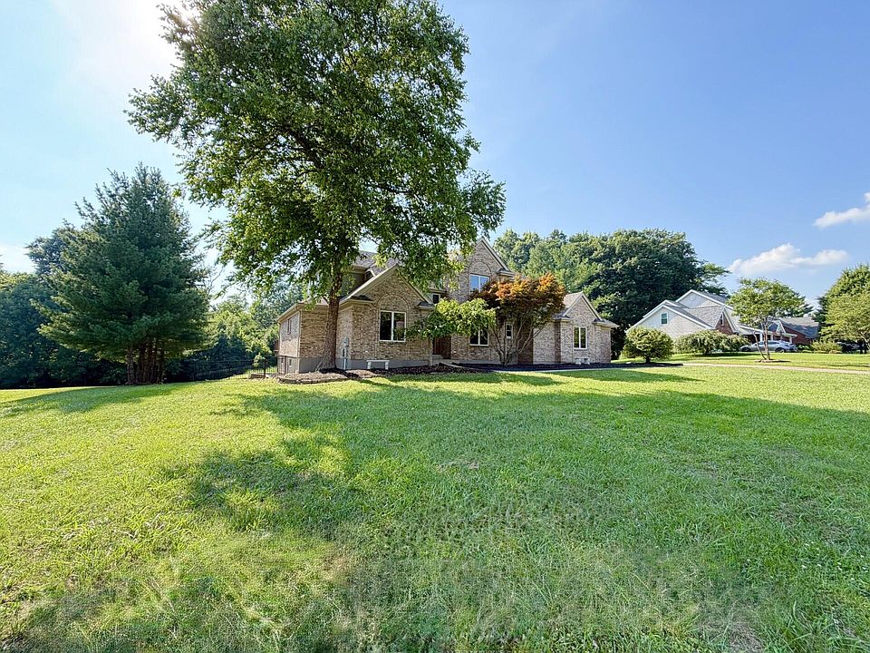1st image of 5569 Regal Ridge Dr