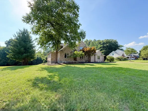 5569 Regal Ridge Dr, Burlington, KY 41005