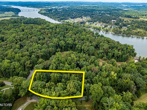 5th image of 648 Quiet River Ln