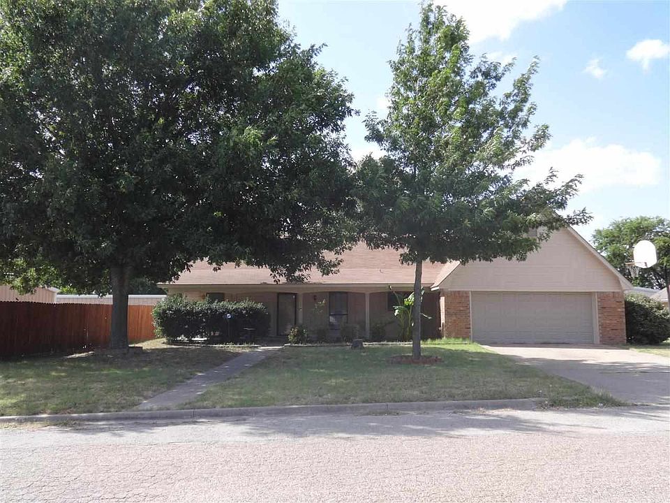 1st image of 802 Crestline Dr