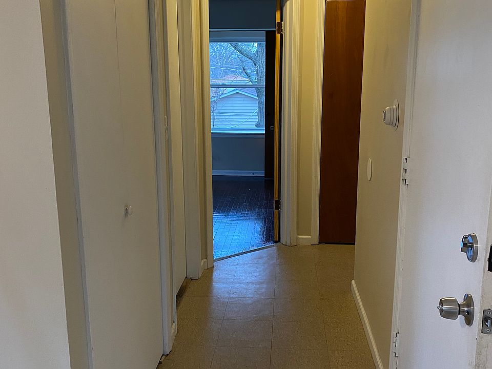 1st image of 2515 Western Ave #1