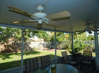 716 Juniper Dr, North Palm Beach, FL 33408