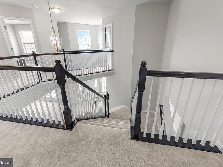 243 Wavyleaf Dr — Photo 31