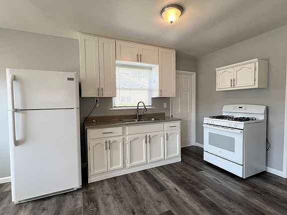 2nd image of 351-361 Millar Ave #351
