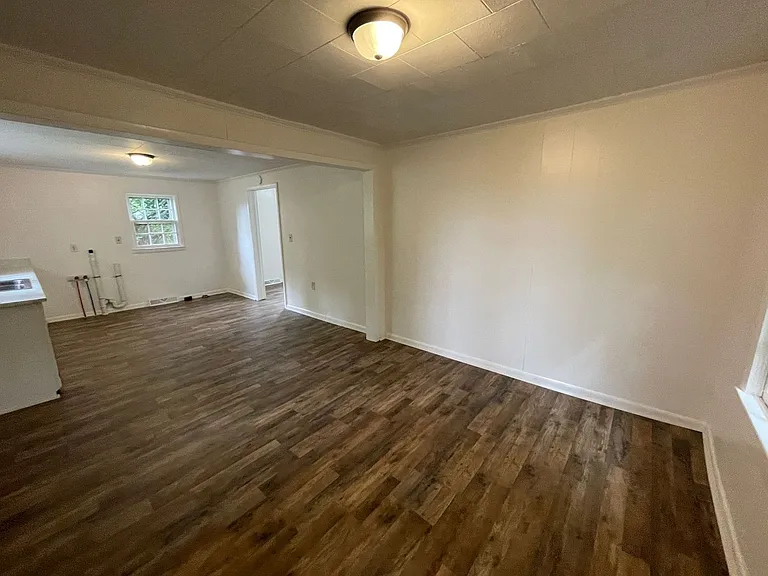 1002 Wilmouth St — Photo 4
