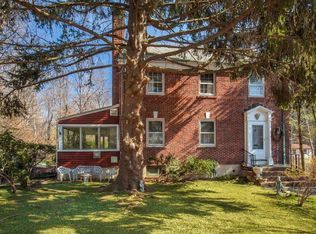 28 Winslow Rd, White Plains, NY 10606