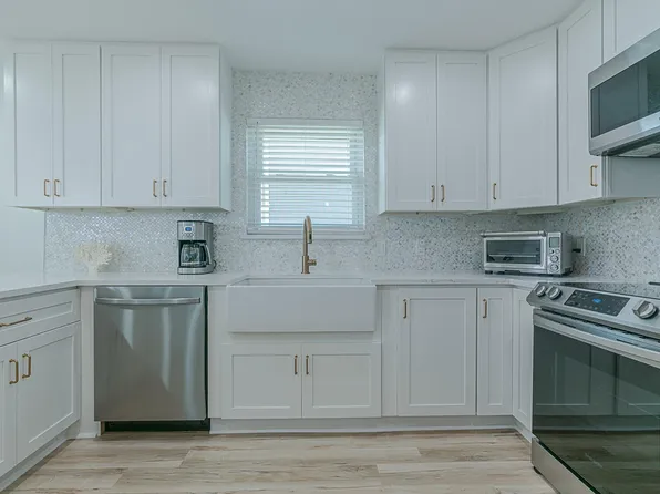 13826 Pirates Beach Blvd, Galveston, TX 77554