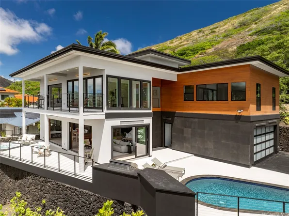 271 Makaweli Pl, Honolulu, HI 96825