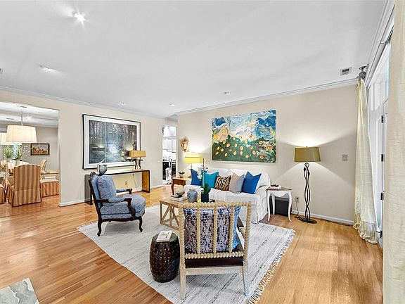 2nd image of 7923 Kingsbury Blvd APT 101