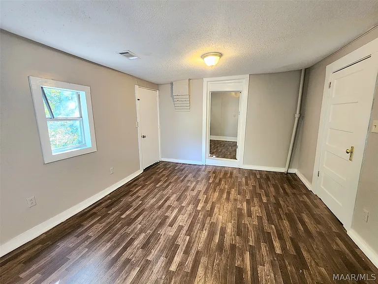 210 W Osceola St — Photo 6
