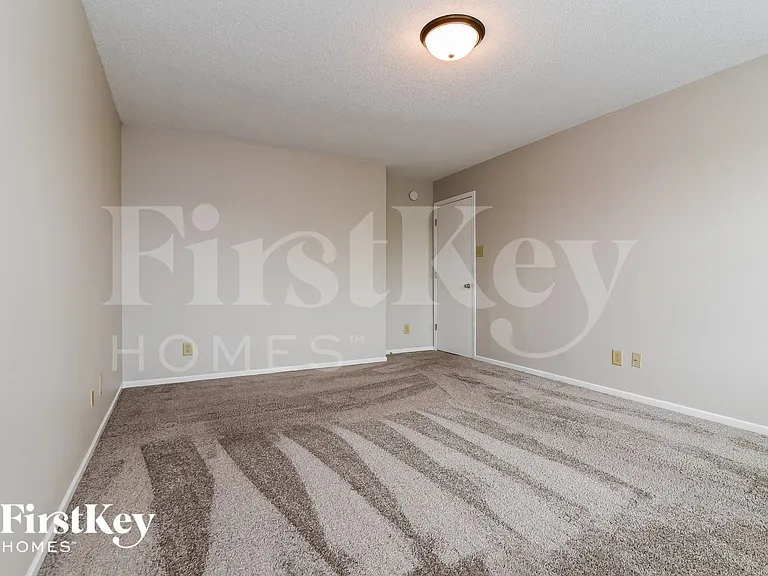 961 Springside Ct — Photo 9