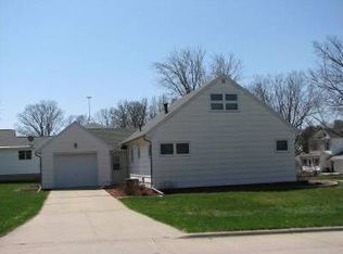 316 N Washington St, Conrad, IA 50621