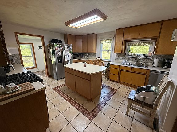 3rd image of 7011 Kiter Rd