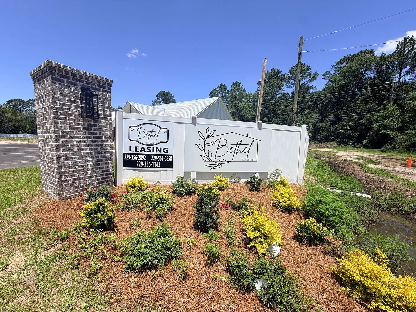 Luxury Modern Farmhouse Living Brand New 2BR/2BA Units — Photo 4
