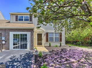 3313 Glen Hollow Dr, York, PA 17315