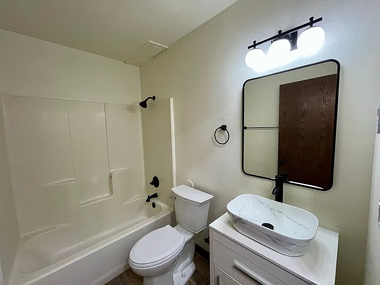1010 Sawyer Dr — Photo 34