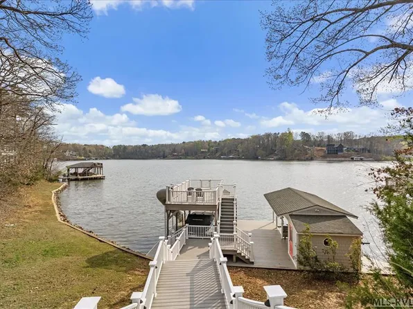 134 Aimee Ct, Bracey, VA 23919