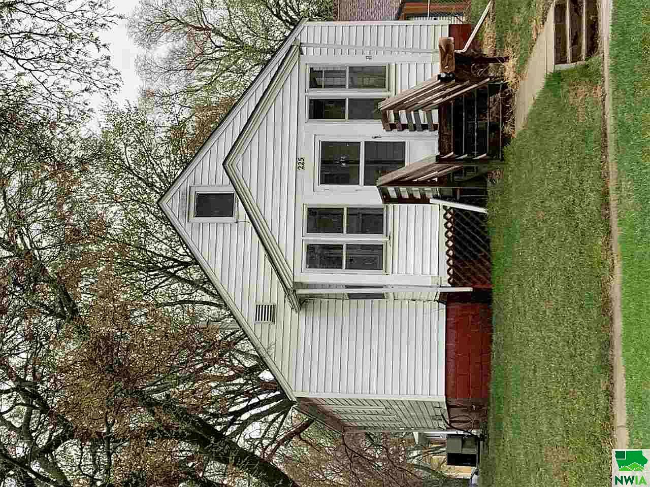 225 Prospect St, Vermillion, SD 57069 Zillow