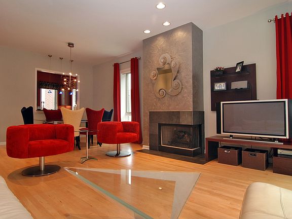 5th image of 1738 W Diversey Pkwy APT 1