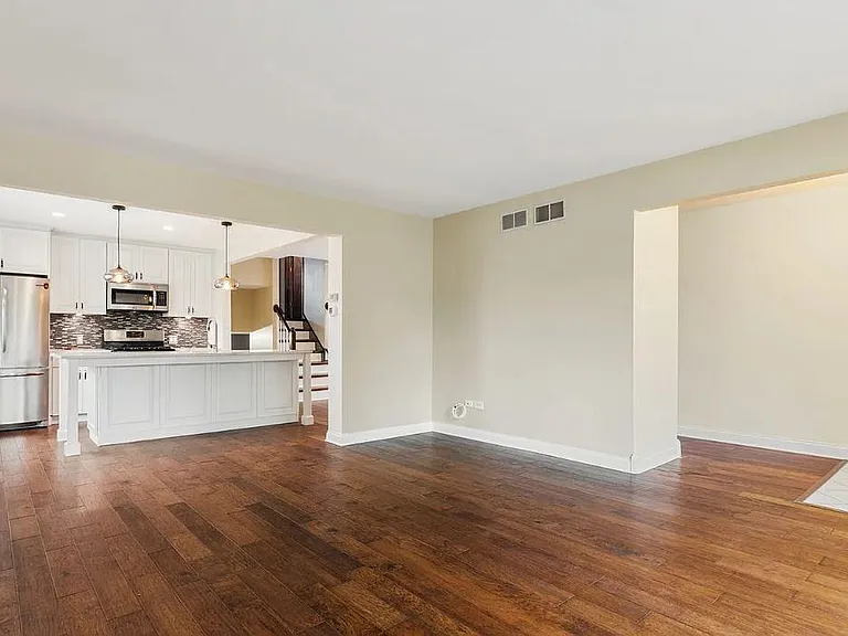 1301 Virginia Dr — Photo 8
