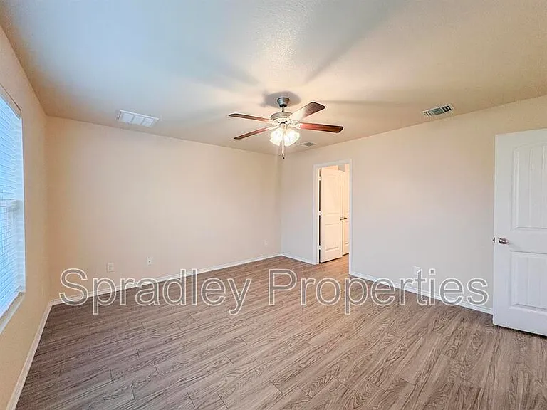 2214 Justice Dr — Photo 14