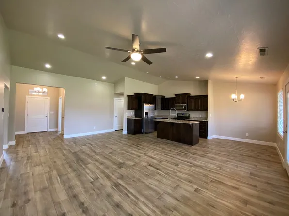 758 N 300 W, Hurricane, UT 84737
