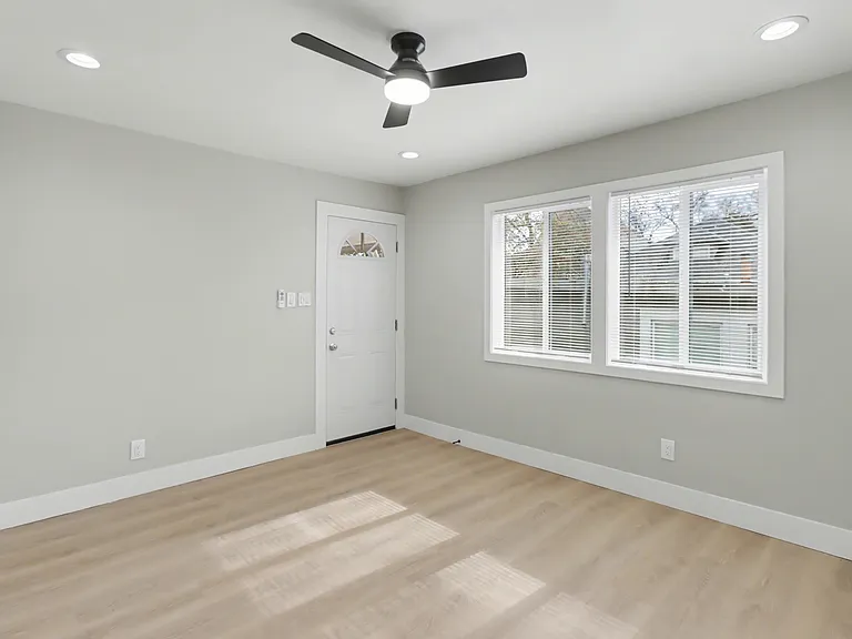 2725 I St #A — Photo 4
