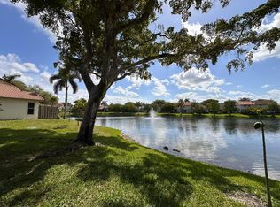 602 NW 108th Ter, Pembroke Pines, FL 33026