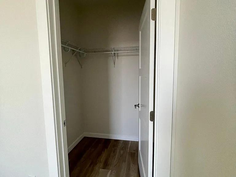 2520 N Regal St — Photo 18