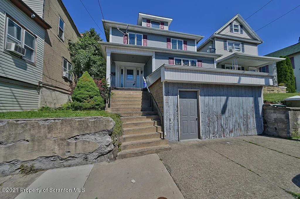 1022 Prospect Ave photo 1