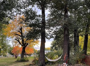 903 Albany Ave, Morris, MN 56267