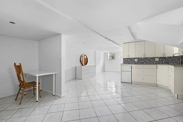 Sold by Compass | media 11